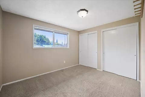 Bedroom - 1427 E 35th Ave, Spokane, WA 99203 photo 3 of 4