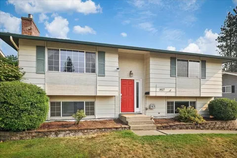 Exterior - 1427 E 35th Ave, Spokane, WA 99203 photo 3 of 7