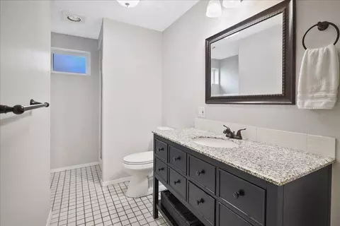 Bath - 1427 E 35th Ave, Spokane, WA 99203 photo 2 of 2