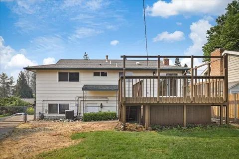 Exterior - 1427 E 35th Ave, Spokane, WA 99203 photo 5 of 7