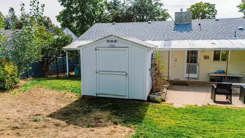 Exterior - 1201 E 36th Ave, Spokane, WA 99203 photo 3 of 9