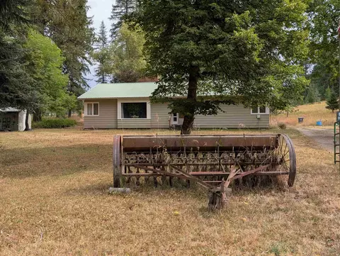 4439 Whittier Rd, Clayton, WA 99110