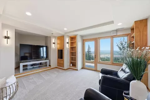 Living - 16211 E Jacobs Ln, Spokane, WA 99217 photo 3 of 3