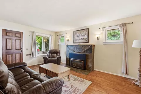 Living - 1423 E 36th Ave, Spokane, WA 99203 photo 1 of 1