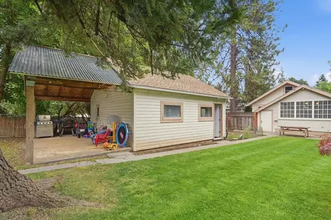 Exterior - 1423 E 36th Ave, Spokane, WA 99203 photo 6 of 9