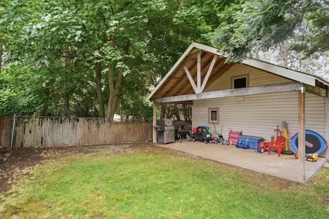Exterior - 1423 E 36th Ave, Spokane, WA 99203 photo 8 of 9