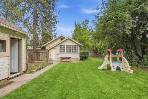 Exterior - 1423 E 36th Ave, Spokane, WA 99203 photo 4 of 9