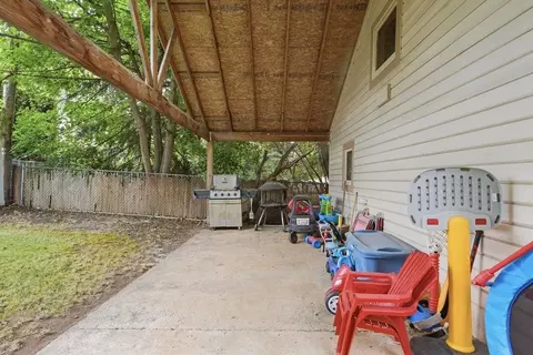 Exterior - 1423 E 36th Ave, Spokane, WA 99203 photo 7 of 9