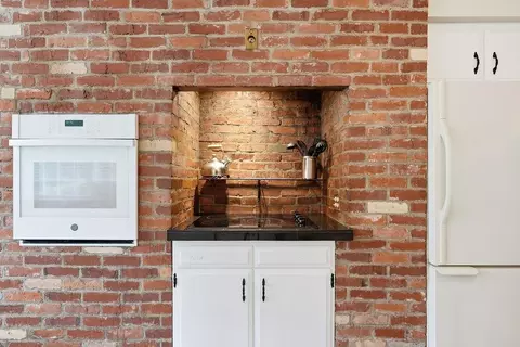 Kitchen - 1423 E 36th Ave, Spokane, WA 99203 photo 4 of 6