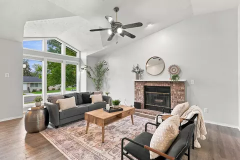 Living - 13216 E 12th Ave, Spokane Valley, WA 99216 photo 2 of 3