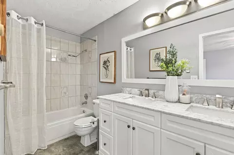 Bath - 13216 E 12th Ave, Spokane Valley, WA 99216 photo 1 of 4