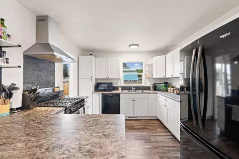 Kitchen - 11202 E Broadway Ave, Spokane Valley, WA 99206 photo 2 of 6
