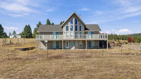 27511 N Scotts Hill Ln, Chattaroy, WA 99003