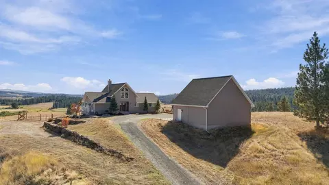 27511 N Scotts Hill Ln, Chattaroy, WA 99003