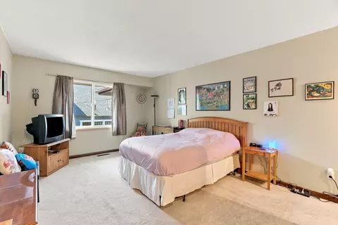 Bedroom - 305 E 24th Ave, Spokane, WA 99203 photo 2 of 3