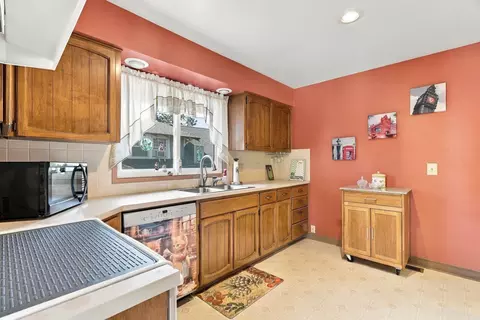 Kitchen - 305 E 24th Ave, Spokane, WA 99203 photo 4 of 4