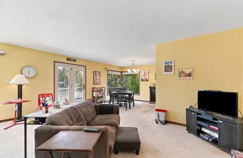Living - 305 E 24th Ave, Spokane, WA 99203 photo 1 of 2