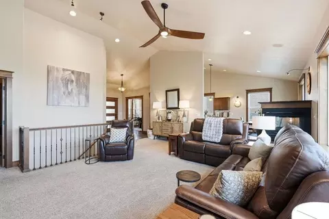 Living - 1211 E Quartz Ln, Spokane, WA 99208 photo 2 of 4