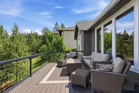 Exterior - 1211 E Quartz Ln, Spokane, WA 99208 photo 4 of 9