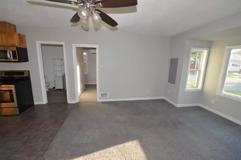 Living - 7102 E 9th Ave, Spokane Valley, WA 99212 photo 2 of 2
