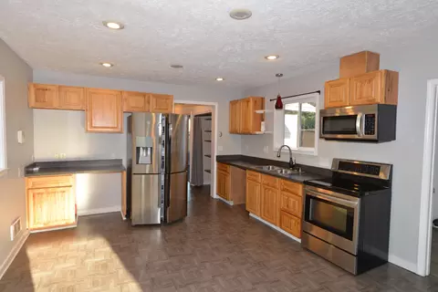 Kitchen - 7102 E 9th Ave, Spokane Valley, WA 99212 photo 1 of 2