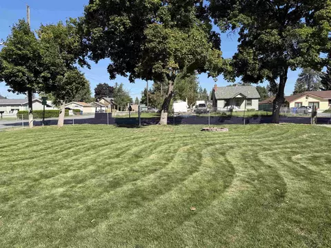 Exterior - 7102 E 9th Ave, Spokane Valley, WA 99212 photo 3 of 4