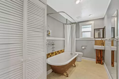 Bath - 975 E 9th Ave, Spokane, WA 99202 photo 2 of 2