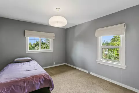 Bedroom - 975 E 9th Ave, Spokane, WA 99202 photo 4 of 5