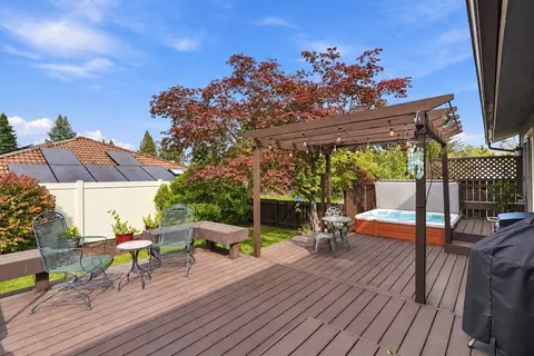 Exterior - 4827 E 46th Ave, Spokane, WA 99223 photo 5 of 11