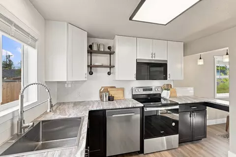 Kitchen - 6327 E 7th Ave, Spokane, WA 99212 photo 3 of 4