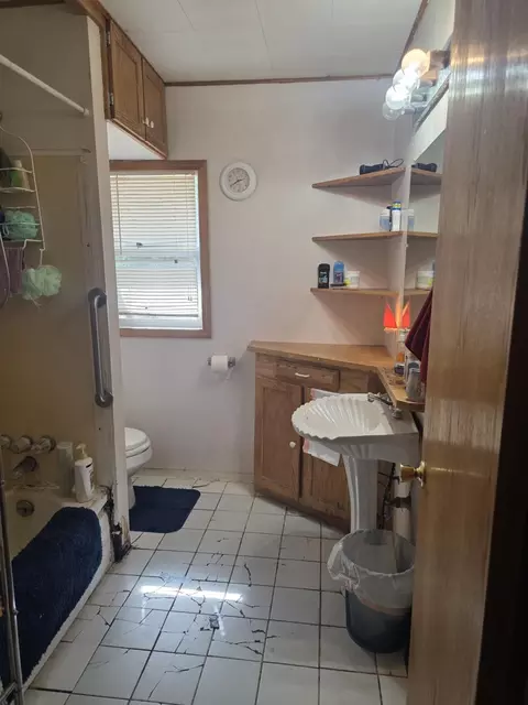 Bath - 11802 E 16th Ave, Spokane Valley, WA 99206 photo 1 of 1