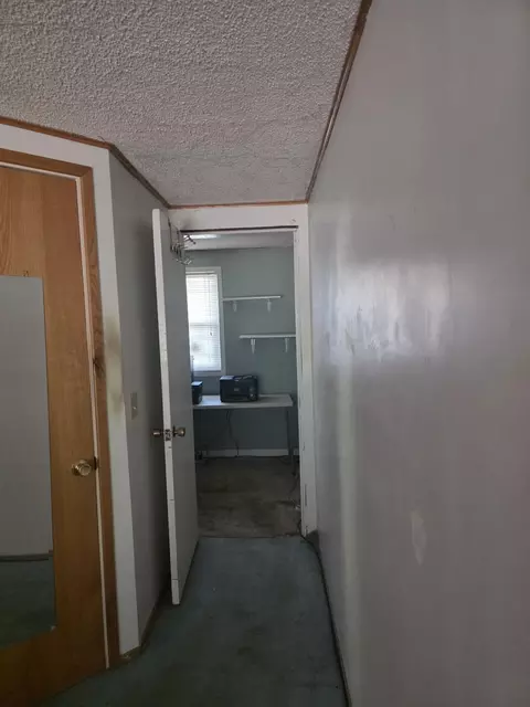 Entry Way - 11802 E 16th Ave, Spokane Valley, WA 99206 photo 1 of 1