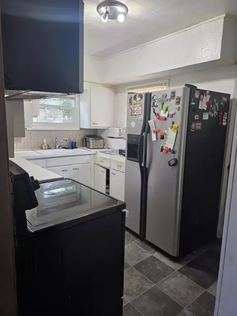 Kitchen - 11802 E 16th Ave, Spokane Valley, WA 99206 photo 1 of 1