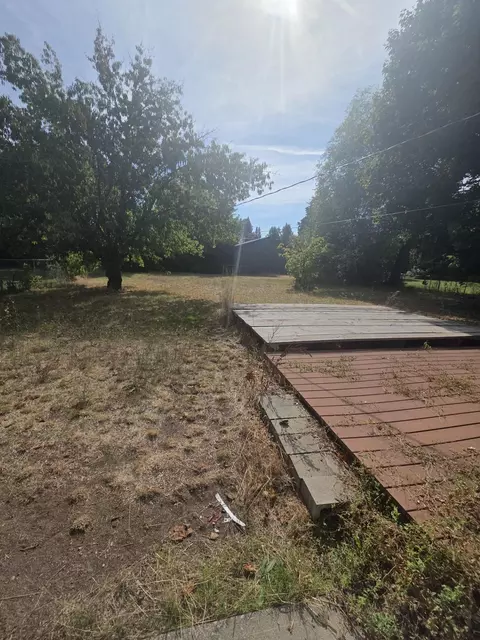 Exterior - 11802 E 16th Ave, Spokane Valley, WA 99206 photo 3 of 5