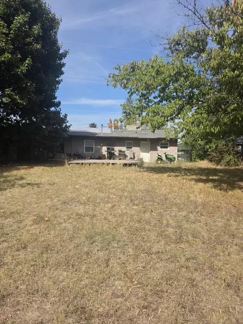 Exterior - 11802 E 16th Ave, Spokane Valley, WA 99206 photo 4 of 5
