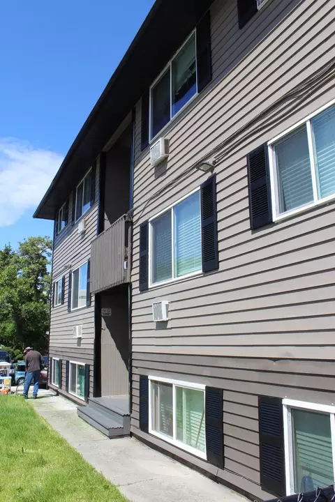 Exterior - 2808 Everett Ave, Spokane, WA 99217 photo 3 of 14