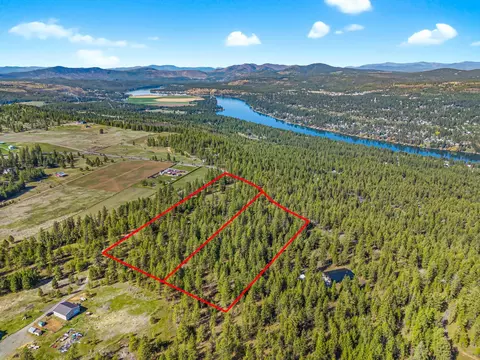 133 W Nn W Pine Bluff Rd, Nine Mile Falls, WA 99026