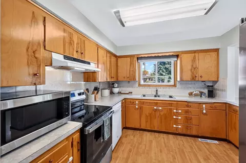 Kitchen - 13907 E 4th Ave, Spokane Valley, WA 99216 photo 2 of 2