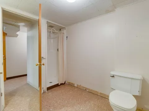Bath - 2903 E 13th Ave, Spokane, WA 99202 photo 2 of 2