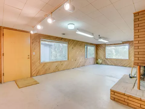 Living - 2903 E 13th Ave, Spokane, WA 99202 photo 4 of 4