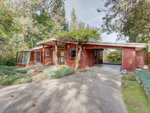 Exterior - 2903 E 13th Ave, Spokane, WA 99202 photo 2 of 21