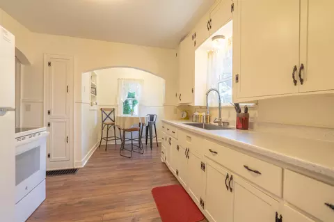 Kitchen - 724 E Broad Ave, Spokane, WA 99207 photo 1 of 2