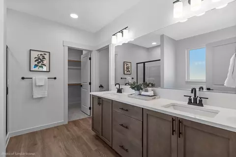 Bath - 2402 Annie Pl, Cheney, WA 99004 photo 1 of 7