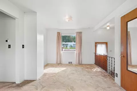 Living - 12716 E 8th Ave, Spokane Valley, WA 99216 photo 5 of 6