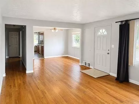 Living - 12703 E 8th Ave, Spokane, WA 99216 photo 2 of 8