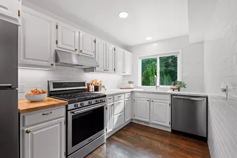 Kitchen - 504 E 20th Ave, Spokane, WA 99203 photo 1 of 2