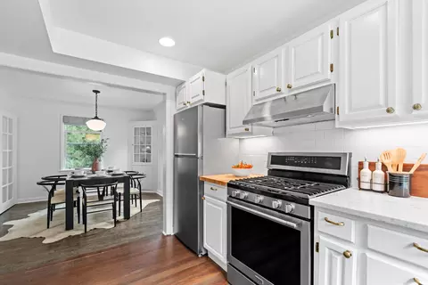 Kitchen - 504 E 20th Ave, Spokane, WA 99203 photo 2 of 2