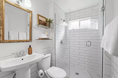 Bath - 504 E 20th Ave, Spokane, WA 99203 photo 1 of 3
