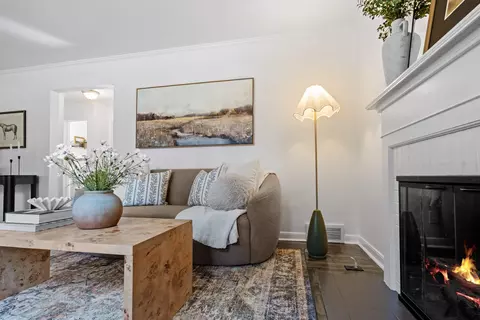 Living - 504 E 20th Ave, Spokane, WA 99203 photo 4 of 4