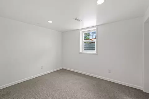 Bedroom - 504 E 20th Ave, Spokane, WA 99203 photo 3 of 3